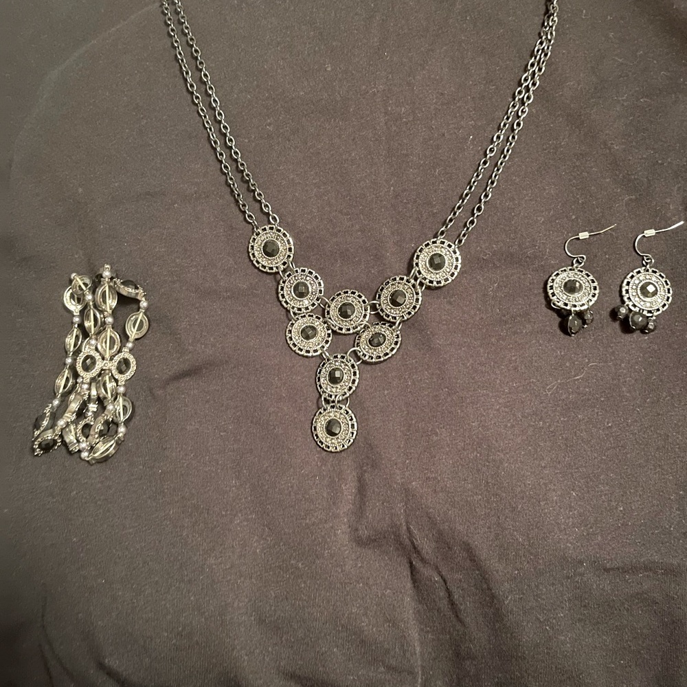 3 piece set silver and black